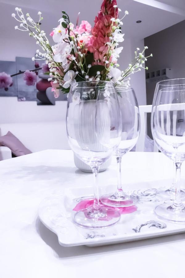 Anchor And Rose Apartment ซาแลร์โน ภายนอก รูปภาพ