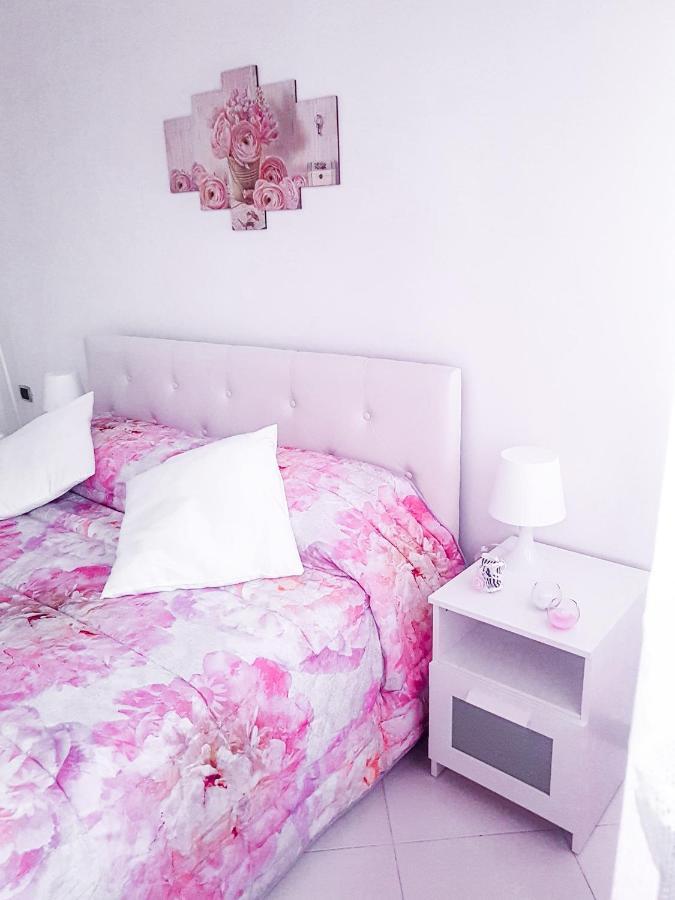 Anchor And Rose Apartment ซาแลร์โน ภายนอก รูปภาพ