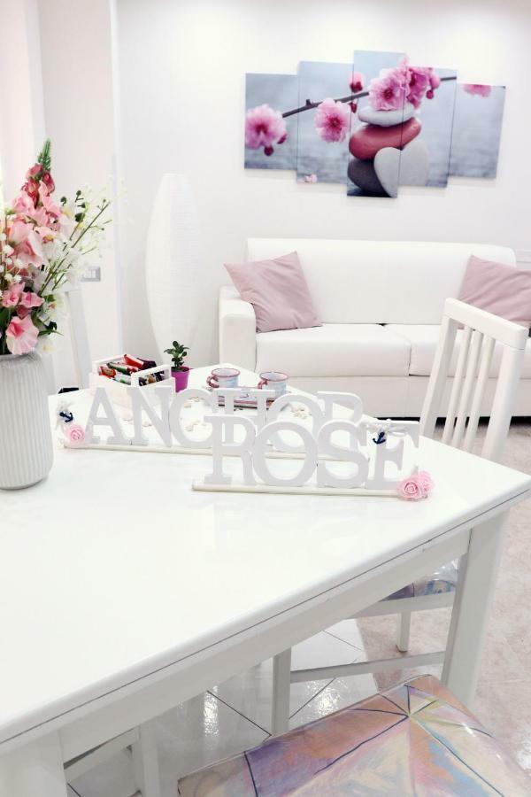 Anchor And Rose Apartment ซาแลร์โน ภายนอก รูปภาพ